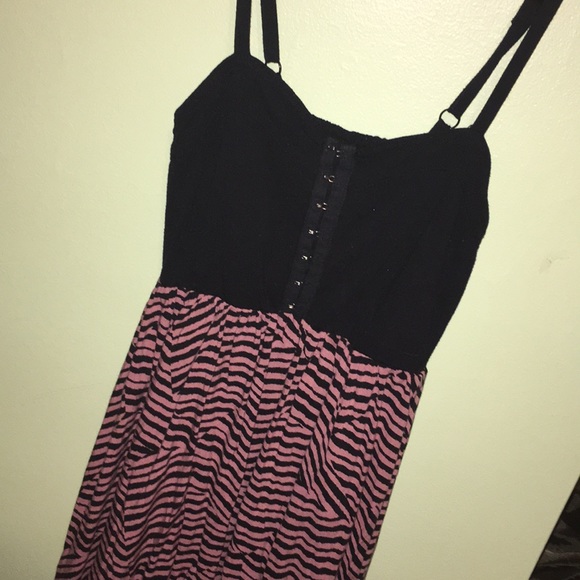 Black and dusty rose pink sundress - Picture 2 of 7